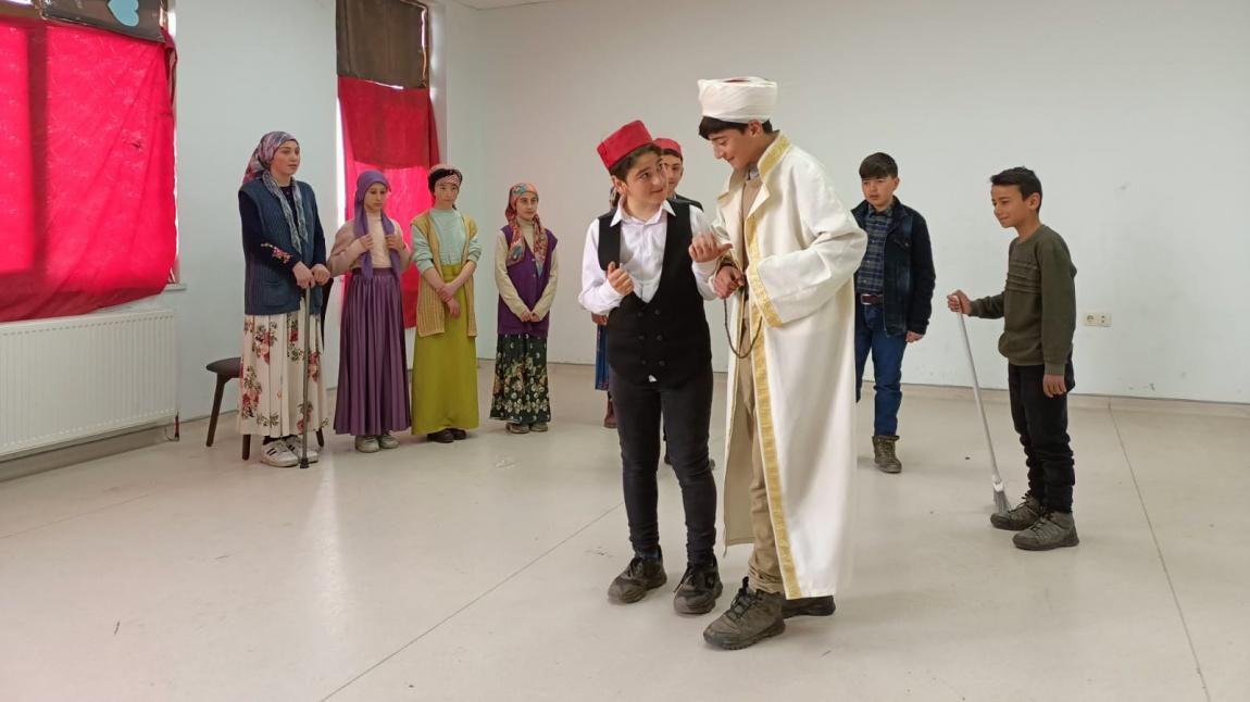 Şair Evlenmesi Tiyatro Oyunu